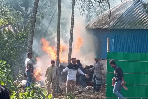 ফরিদপুরে বাজার দখল নিয়ে রণক্ষেত্র সালথা-বোয়ালমারীর চার গ্রাম, আহত ৩০